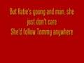 She's In Love With The Boy - Trisha Yearwood - Lyrics