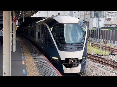 【臨時特急サフィール踊り子3号伊豆急下田行きに伴う送り込み回送】E261形ｵｵRS2編成が回送電車として警笛を鳴らして大宮駅3番線を発車するシーン（回8103M）2023.6.29