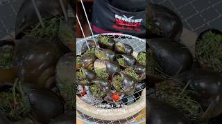 Ốc bươu nướng tiêu xanh - Grilled with green peppercorn sauce