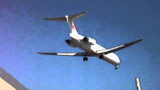 MD 83 Meridiana Fly atterraggio a Elmas CA