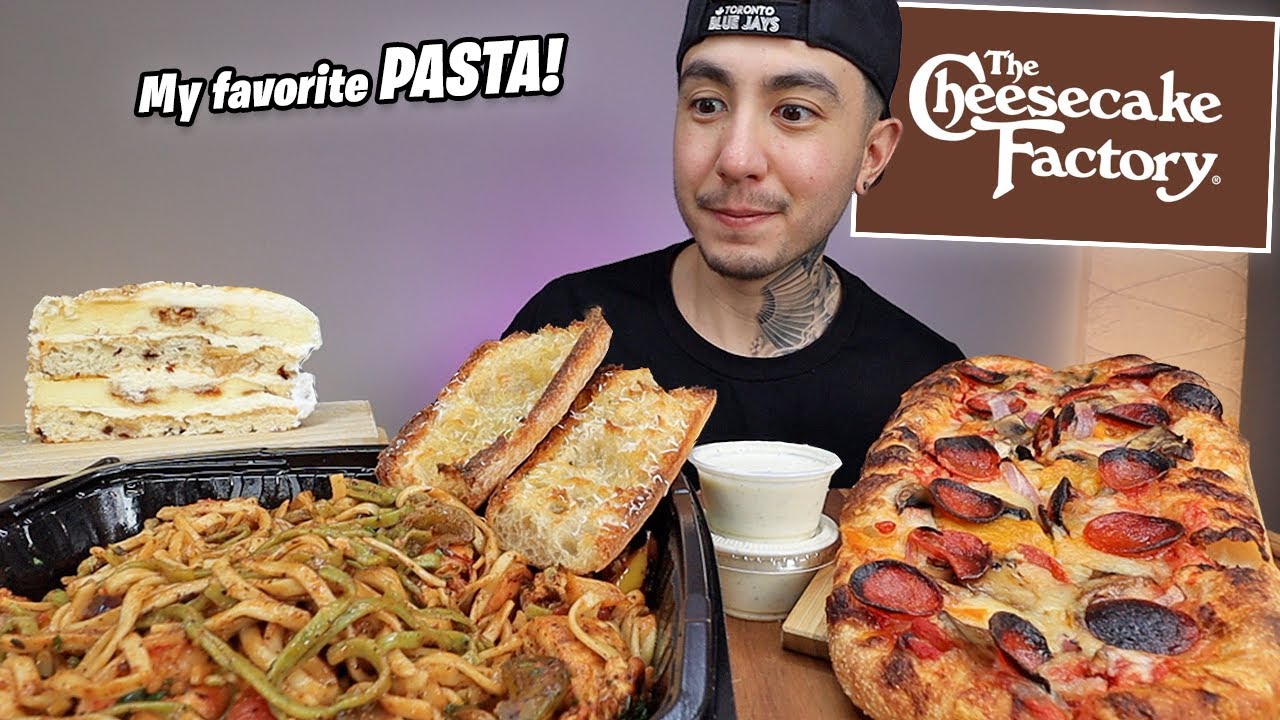 ЕДА В МУКБАНГЕ: The Cheesecake Factory: паста джамбалайя, пицца в лепёшке, чизкейк с корицей