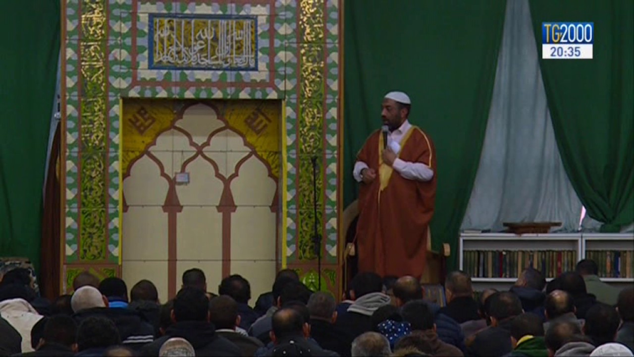 Milano: nella moschea di via Padova l'imam invita i fedeli a partecipare a colletta alimentare