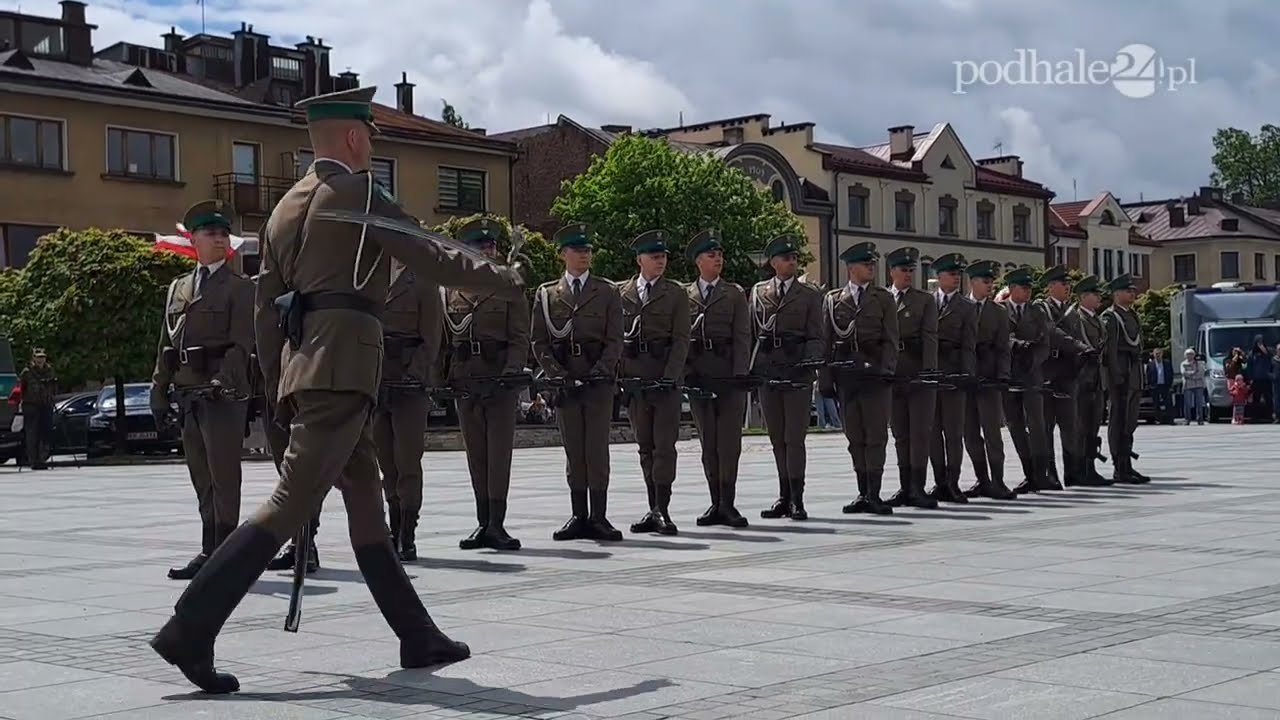 Defilada, musztra paradna, orkiestra - Straż Graniczna świętuje w Nowym Targu