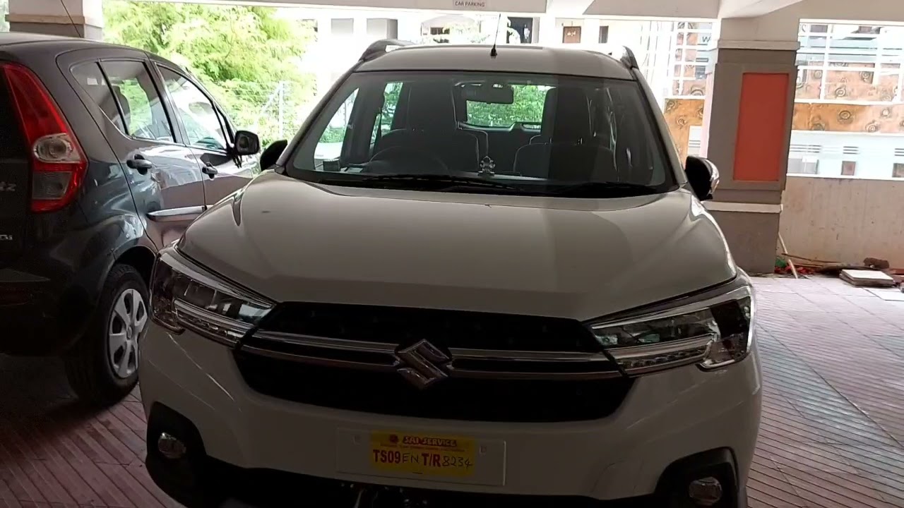 XL6 Auto Suzuki White car
