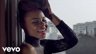 Video-Miniaturansicht von „Yemi Alade - Kissing (French Remix) [Official Video] ft. Marvin“