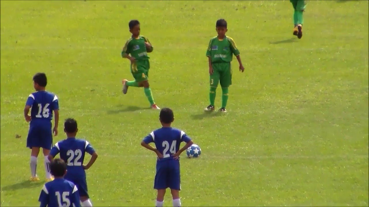 Tim Bandung Legend Hijau pada Babak Penyisihan Group Piala Danone 2016