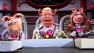 Captain Turns Into A Tap-Dancer? Pigs In Space S3E15