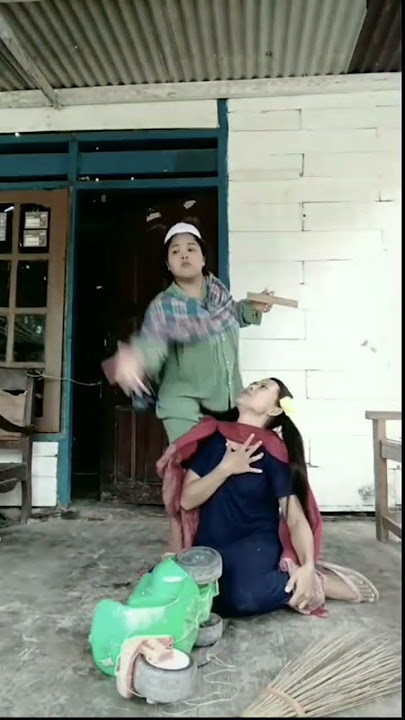 anak nya plonga plongo liat tingkah emaknya 🤣🤣🤣 #funny #comedy #lucu #memengakakkocak