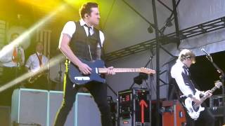 McFLY - I Saw Her Standing There (Live In Gloucester) Front Row HQ chords