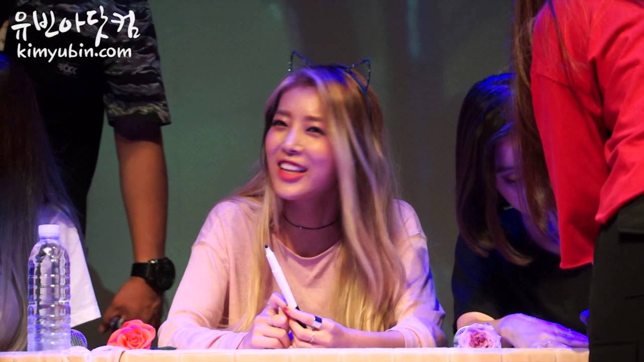 150812 원더걸스 신촌 팬사인회 유빈 팬서비스 컷