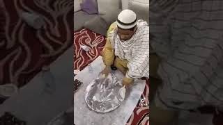 سعوديين عملو مقلب في واحد صاحبهم شوف رد فعله 