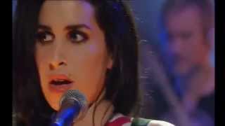 Amy Winehouse   "Stronger than me"   (Live 2003)