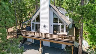 Escape to this stunning Blue Lake Springs mountain chalet