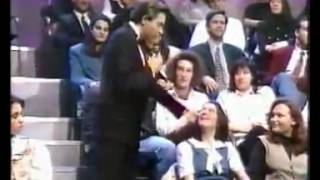 Tony Kamo ipnotizza il pubblico (Hipnotiza al Publico) | Italiano - Años 90