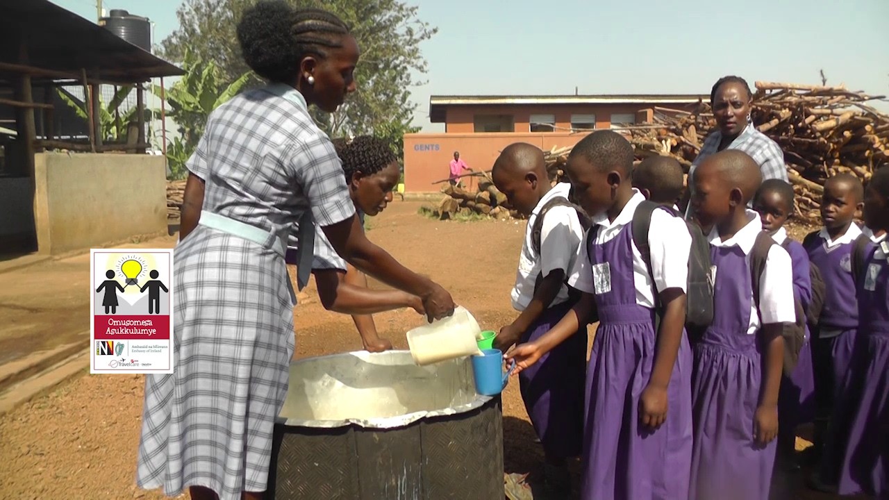 Agataliikonfuufu Omusomesa asukkulumye  Tutandise emboozi ezisiima abakira ku bannaabwe