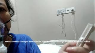 Agar infus tidak menetes atau darah keluar dari selang infus saat ke kamar mandi.