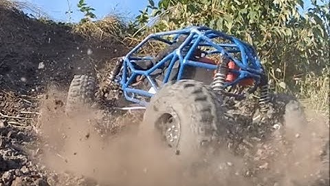 Custom RC rock bouncer "Old Blue" Axial Wraith scale hill climb