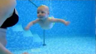 Lily Underwater Swimming at 23 weeks old