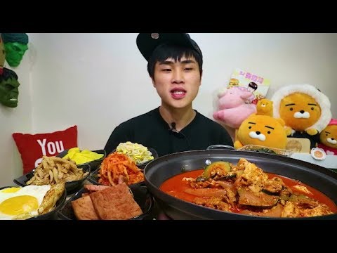 [<strong>Flower</strong> pig]꽃돼지 입맛이없어서 김치찌개에 반찬들 밥장인돼지찌개 먹방[korean food]mukbang Eating <strong>show</strong>