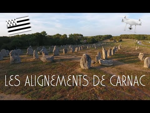 LES ALIGNEMENTS DE CARNAC EN DRONE