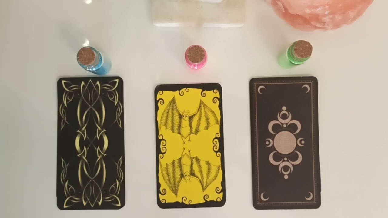 💕Che interesse ha per te? Cosa pensa di fare nel prossimo futuro?💕🔮 Scegli i tarocchi