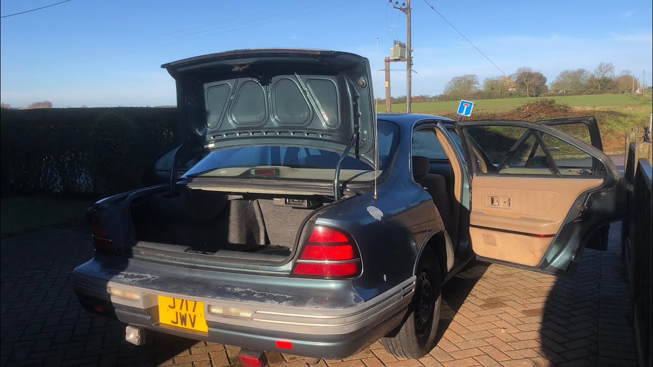 1992 Oldsmobile 88 Royale. Trunk mat, window rubbers, door seals, wheels cleaned. All Glass Rain-X 