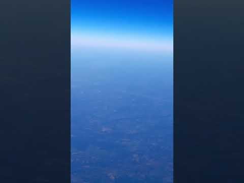 شاهد لحظة مرور الطائرة بسرعة خيالية في السماء