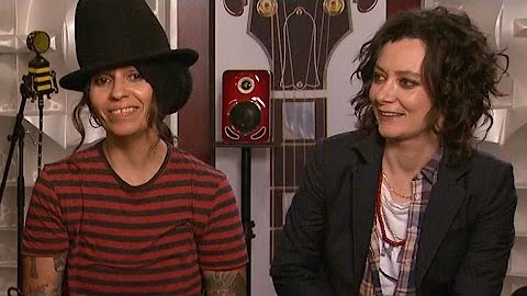 EXCLUSIVE: Watch Linda Perry Sing to Her and Sara ...