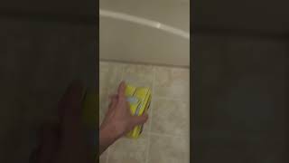 DISNEY PIXAR CARS SHAKE N GO YELLOW REMONE