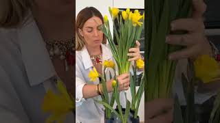 Styling my home with vibrant spring flowers ✨