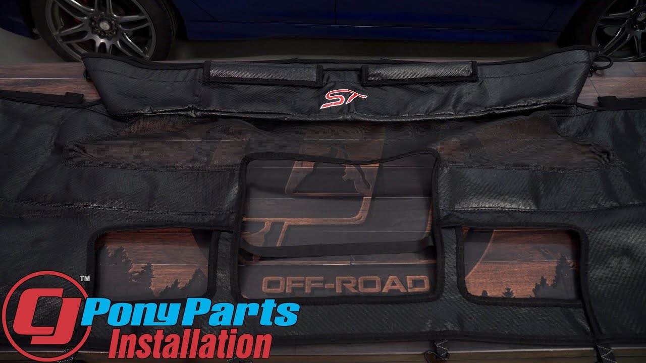 Focus ST gets instant protection when you need it: 2015-18 Colgan Custom Cover w/Plate Hole Install