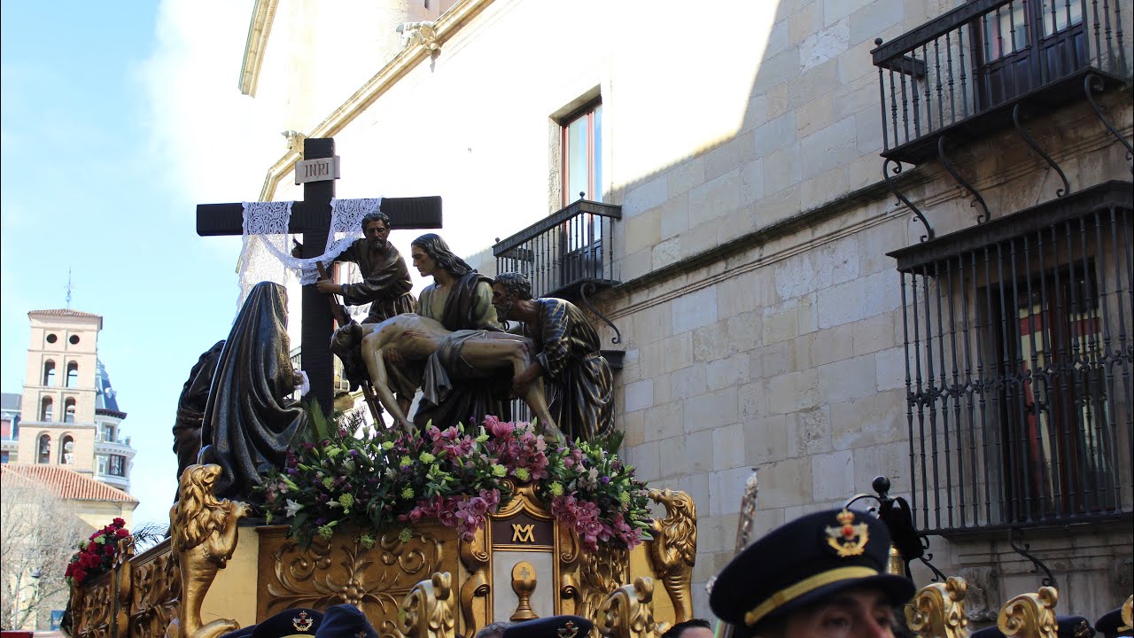PROCESIÓN EXTRAORDINARIA DEL PASO EL DESCENDIMIENTO | Semana Santa León 2025