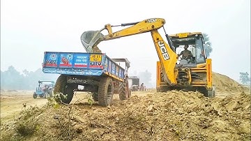 Sonalika tractor Soil loading by Jcb 3dx