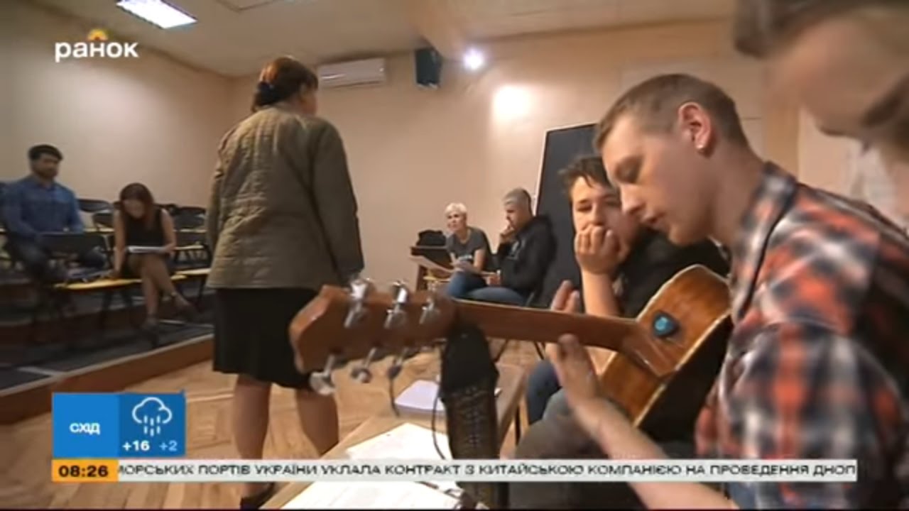 боксерские перчатки Поэтический спектакль