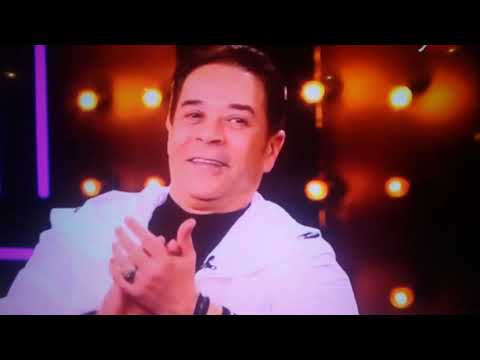 هشام عباس يتربى فى عزو حماده عزو اللهم ارزق مشتركى ومشاهدى القناة بفرحة تجعلهم يسجدون لك شاكرين