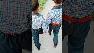 mere bacche School jaate hue #viral videos ##saa pahadi vlogs UK 02 subscribe my channel supportme #