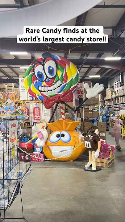 Shopping at the world’s largest candy store!! You won’t believe what I found 😱