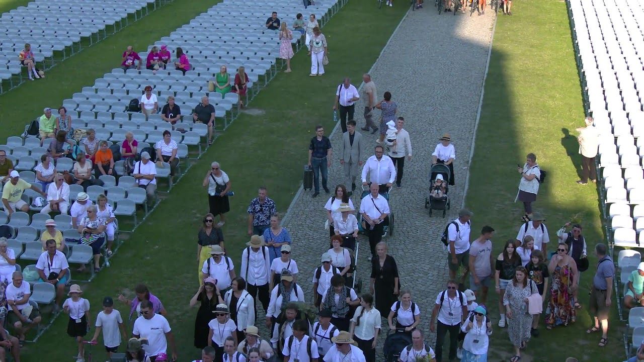 Wejście WPP Akademickich grup 17, 