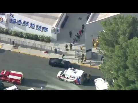 Видео: Стрелба в Калифорния Санта Кларита. Какво трябва да знаете