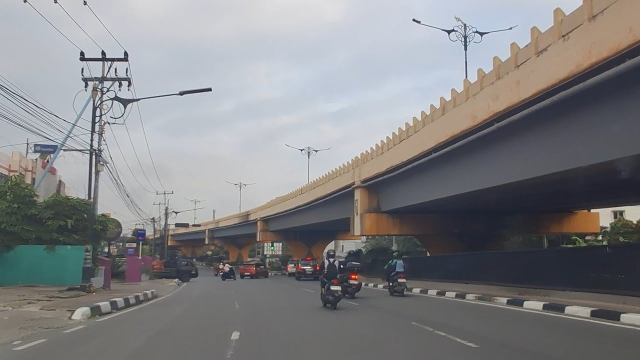SUASANA PAGI DI PEKANBARU, INDONESIA 