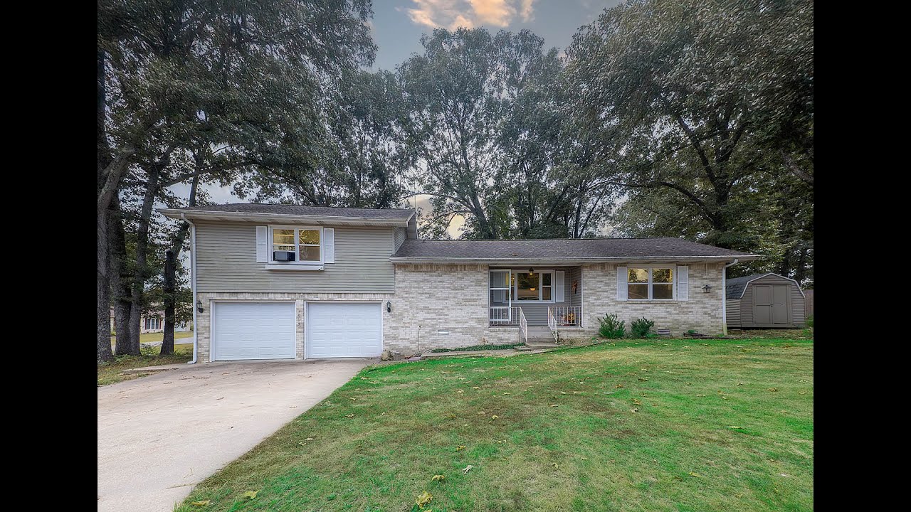 Walkthrough - Home in Town Near Norfork Lake | 1905 Van Buren Street, Mountain Home Arkansas