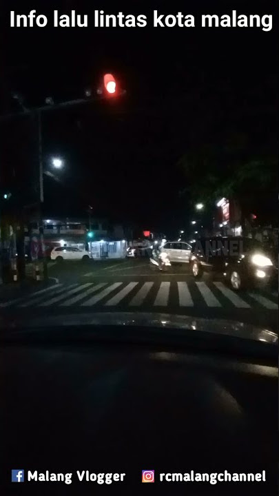 KONDISI LALU LINTAS AREA DINOYO KOTA MALANG.