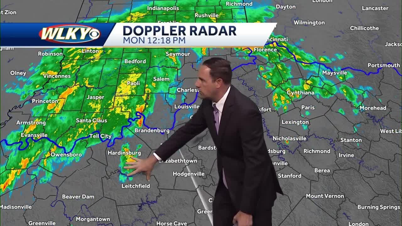 Scattered showers and storms on Monday - YouTube