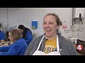 Buffalo Cake Pops cheer on Sabres in decorating class