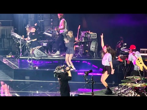 BLACKPINK BORN PINK TOUR BARCELONA ENDING (ENCORE) - BOOMBAYAH + AS IF IT'S YOUR LAST