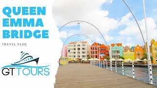 CRUZANDO EL QUEEN EMMA BRIDGE EN CURACAO