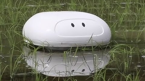 Aigamo Robot - "Duck Robot" keeps weeds out of rice paddies