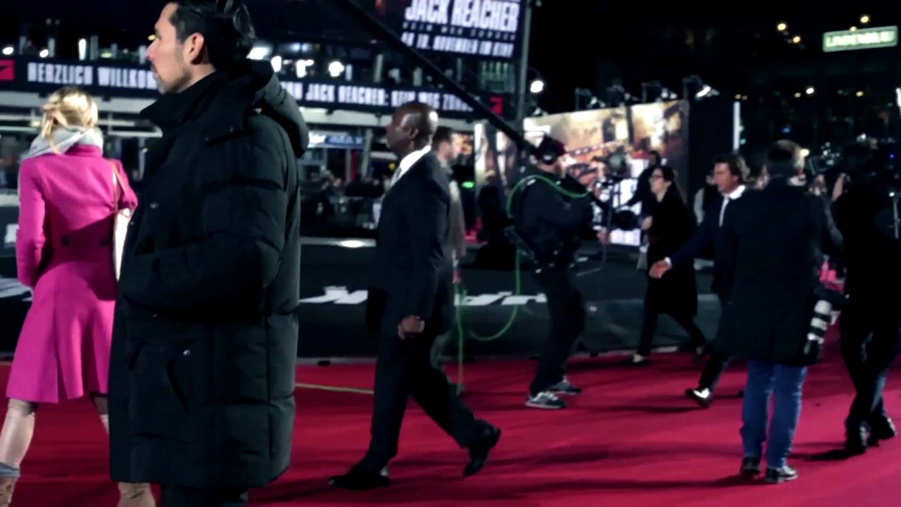 TomCruise and his cool little gestures