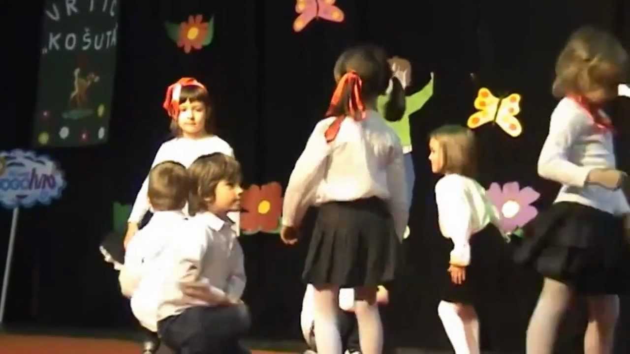 Djeca iz vrtica Aprilski cvjetovi - Priredba u Centru za mlade na Grbavici - 25.04.2012.mp4