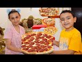 فتحنا مطعم بيتزا في بيتنا! pizza in my house!!